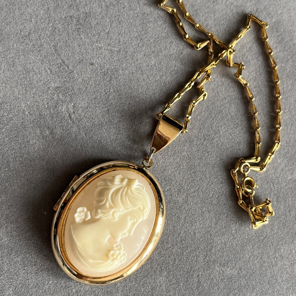 1DAY SALE Vintage Cameo Large Locket Necklace Gold Plated